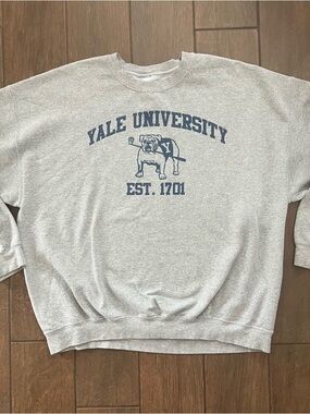 Yale University Gray Vintage Oversize Golf Club Mascot Crewneck Sweatshirt
